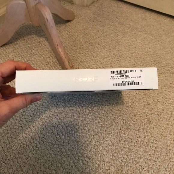 Gucci women $290  tights gold nwt, box size M - Picture 4 of 9